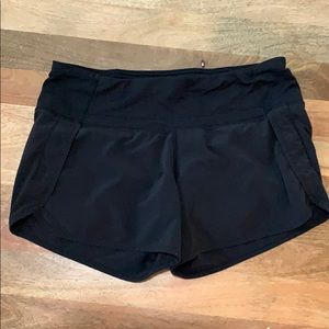 Size 6 lululemon run times shorts